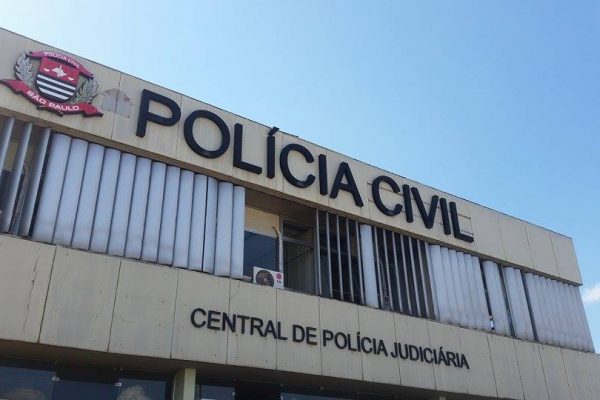 Faixada da Delegacia Civil, onde se encontra a Delegacia da Mulher, na qual se pode fazer denúncias de abusos psicológicos